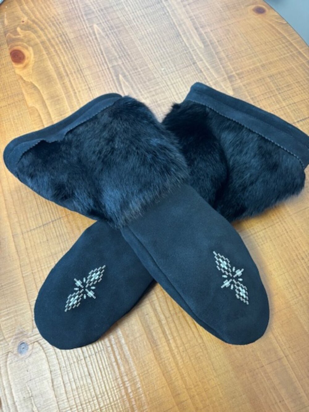 Manitobah Gauntlet Gloves - Small